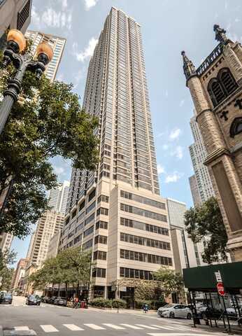30 E Huron Street, Chicago, IL 60611