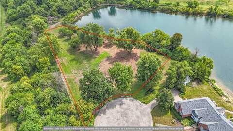 50 Moss Lake Drive, Farmer City, IL 61842