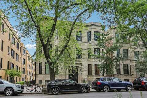 733 W Briar Place, Chicago, IL 60657