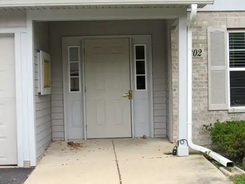 1202 N Red Oak Circle, Round Lake Beach, IL 60073