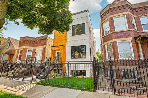 932 N Monticello Avenue, Chicago, IL 60651