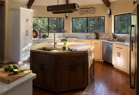28982 N Shore Road, Lake Arrowhead, CA 92352