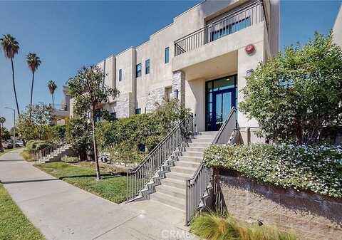 18703 Redwing Street, Tarzana, CA 91356