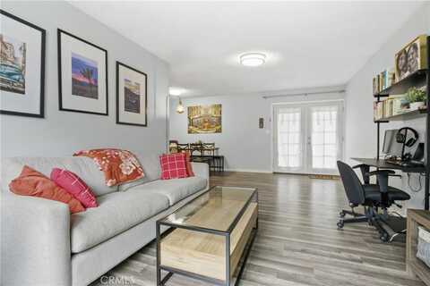 611 S Orange Avenue, Santa Ana, CA 92701