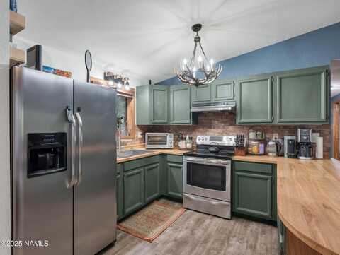 85 Bison Drive, Munds Park, AZ 86017