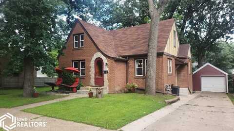 1036 1st Street NW, Mason City, IA 50401