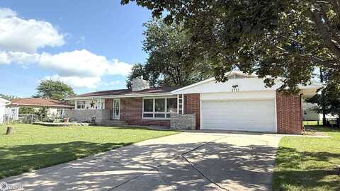 1713 4th Street SW, Mason City, IA 50401