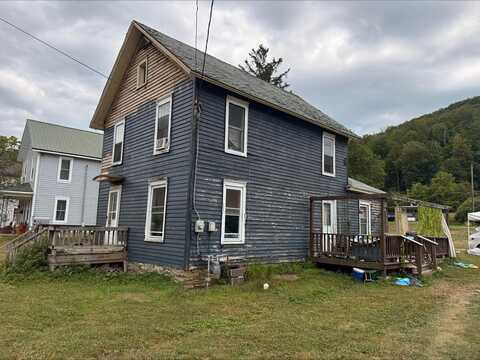 72 Sherman St, Galeton, PA 16922
