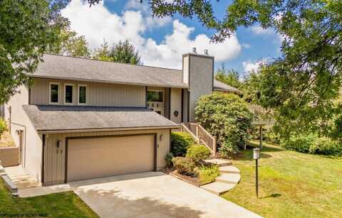 22 Cedarwood Drive, Morgantown, WV 26505