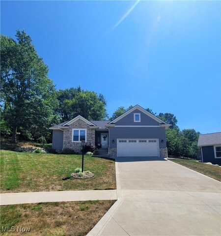 1364 2nd Street NW, New Philadelphia, OH 44663