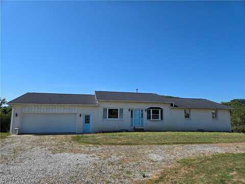 2372 Yorkview Road SW, New Philadelphia, OH 44663