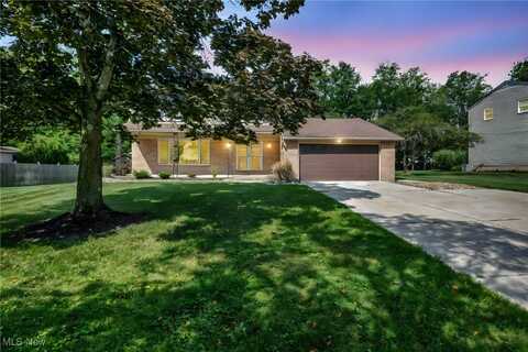 8076 Twin Oaks Drive, Broadview Heights, OH 44147