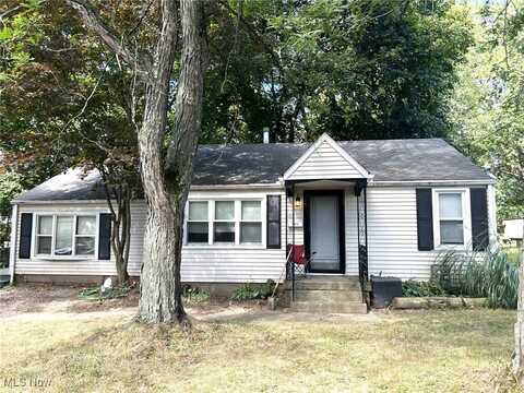 1015 Lois Avenue NW, North Canton, OH 44720
