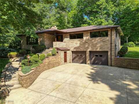 1341 Valley Drive, Akron, OH 44312