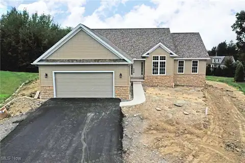 8730 Kimblewick Lane NE, Warren, OH 44484