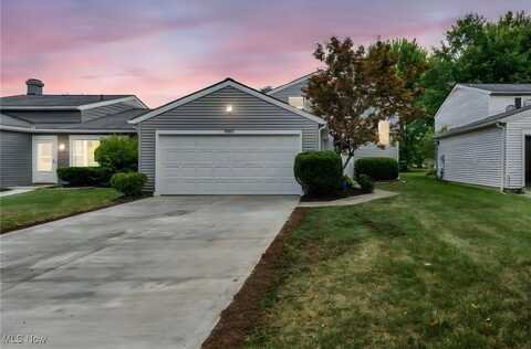 8883 Holly Lane unit: 32, Olmsted Falls, OH 44138