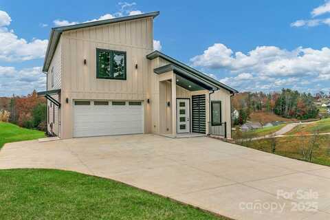 52 Temujin Drive, Leicester, NC 28748