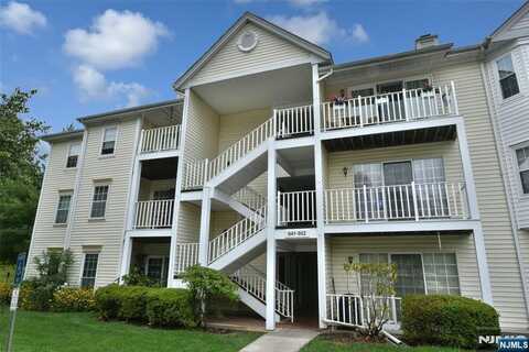 950 Juniper Way, Mahwah, NJ 07430