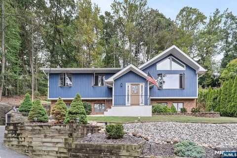 800 Van Emburgh Avenue, Washington, NJ 07676
