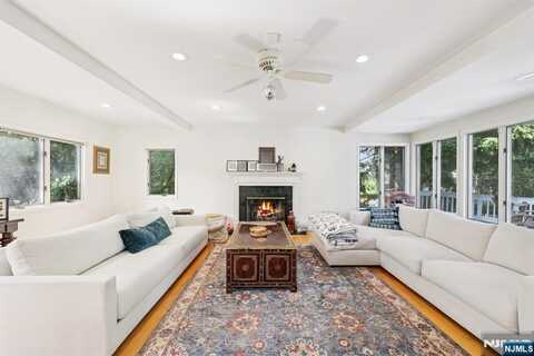 134 7th Street, Cresskill, NJ 07626
