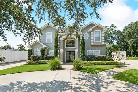 710 N CLAIBORNE Street, Chalmette, LA 70043