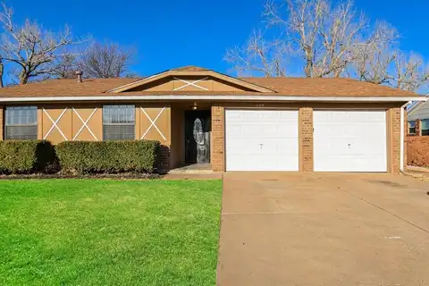 1105 S Avery Drive, Moore, OK 73160