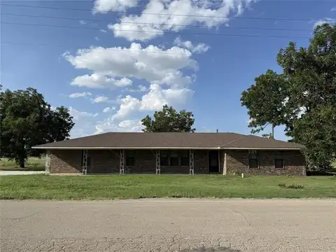 103 E Spring Street, West, TX 76691
