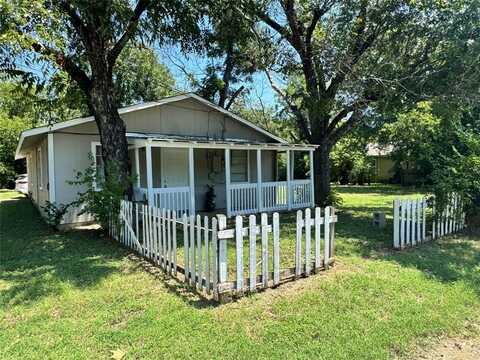 616 Sabine Avenue, Cleburne, TX 76031