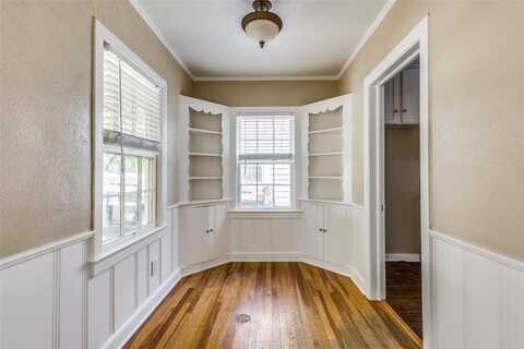 3021 Willing Avenue, Fort Worth, TX 76110