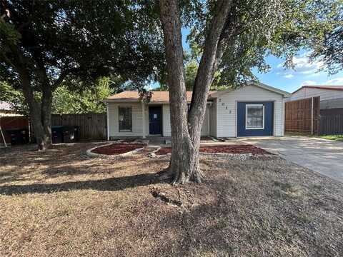 7012 Newberry Court E, Fort Worth, TX 76120