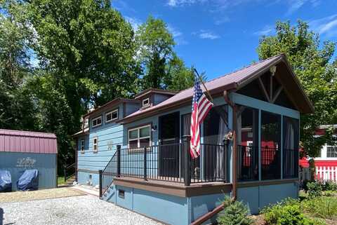 28 Vista Pond Lane, Flat Rock, NC 28731