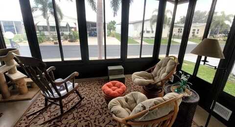573 Sunrise Ln, Fort Myers, FL 33903