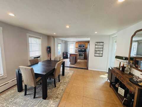 East Av, Glen Cove, NY 11542