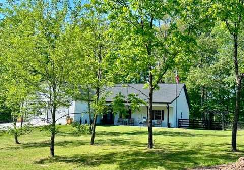 272 Cloud Rd, Trenton, GA 30752