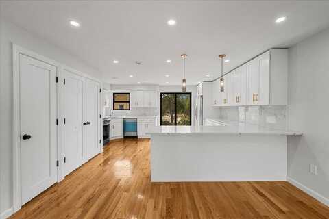 9506 SEAVIEW CT, BOOKLYN, NY 11236
