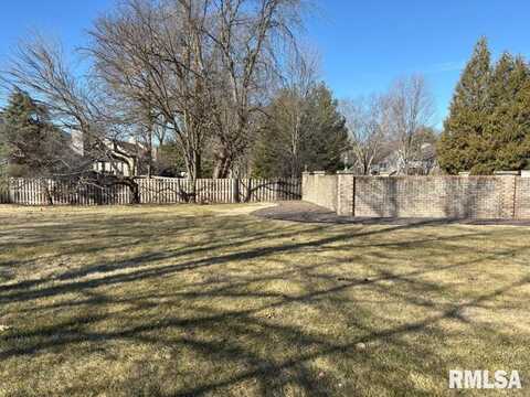 801 COVENTRY Point, Springfield, IL 62702