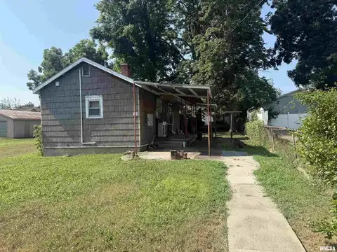 206 E 12TH Street, Metropolis, IL 62960