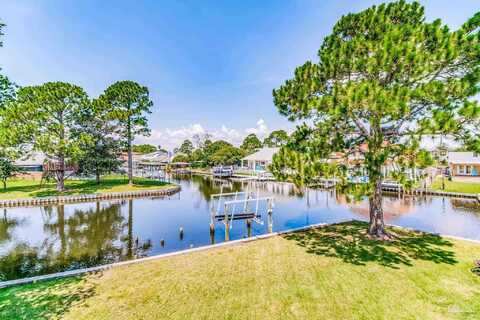 1655 Kalakaua Ct, Gulf Breeze, FL 32563