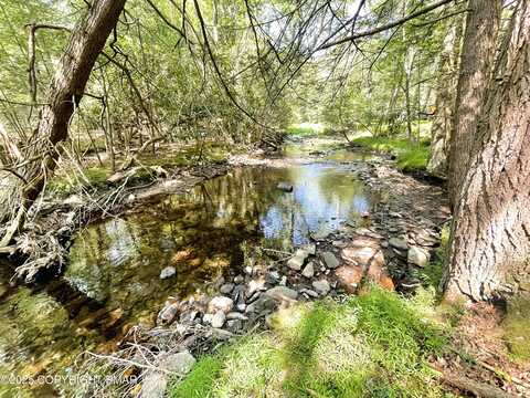 43 Spring Run Court, Cresco, PA 18326