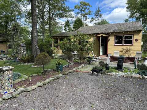 116 S Sunset Drive, Greentown, PA 18426