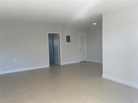 853 SE 4th Ct, Deerfield Beach, FL 33441