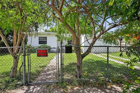 40 NW 68th St, Miami, FL 33150