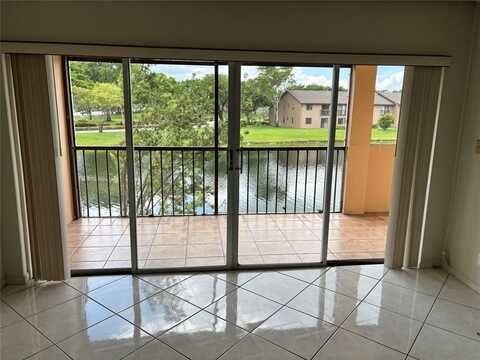 3905 N Nob Hill Rd, Sunrise, FL 33351