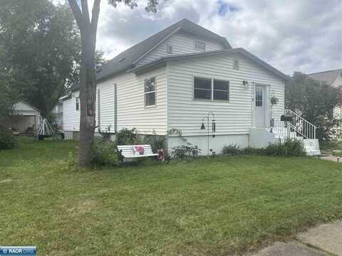 2619 2nd Ave, Hibbing, MN 55746