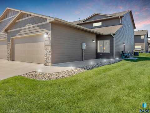 5701 S Bounty Pl, Sioux Falls, SD 57108