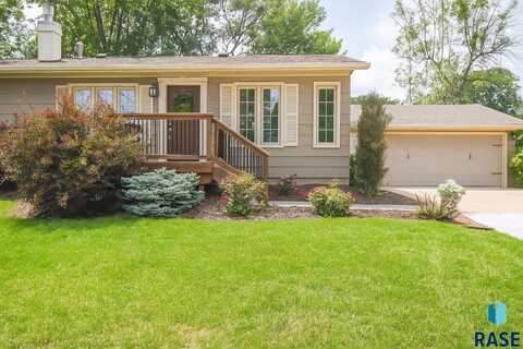 409 Grand Ave, Harrisburg, SD 57032