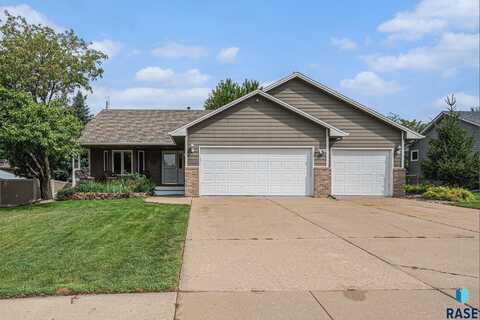 6728 W Westminster Dr, Sioux Falls, SD 57106