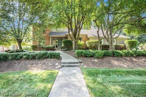 1583 Greenwich Drive, Troy, MI 48098