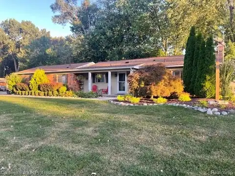 25925 Sierra Drive, Novi, MI 48374