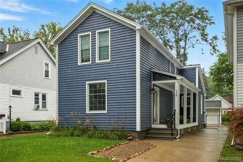 526 Notre Dame Street, Grosse Pointe, MI 48230